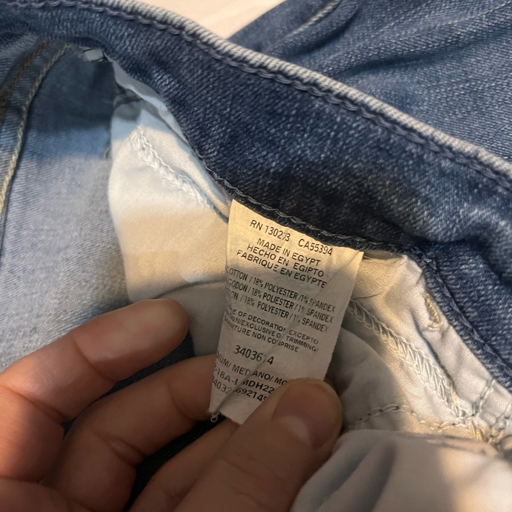 2 pair EUC Women’s Lee Blue Jeans size 18 short 2 pairs slightly different color - Picture 6 of 6